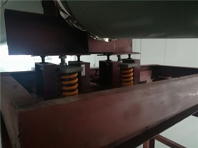 大型管道减振平台