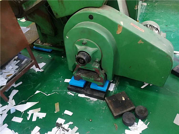 然记纸品信封机减振降噪